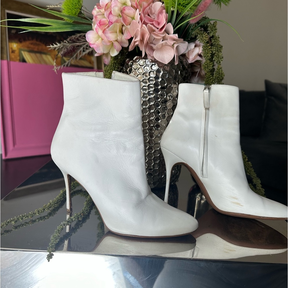 Manolo Blahnik White fashion Ankle Boot (38) women’s